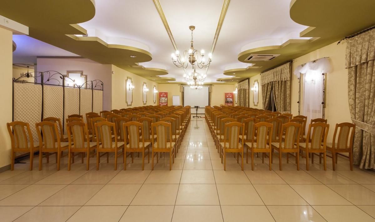 Отель Dworek Różany Hotel & Restauracja Намыслув-13